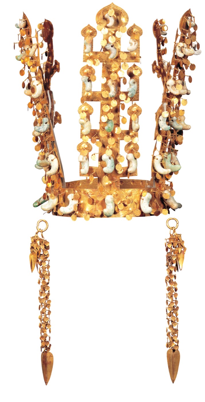 Gold crown excavated in 1973 from Cheonmachong (the Heavenly Horse Tomb) in Gyeongju, found where the head of the buried ruler lay. Its tree-shaped uprights carry jade comma beads and spangles, with two long pendants hanging from the band.
