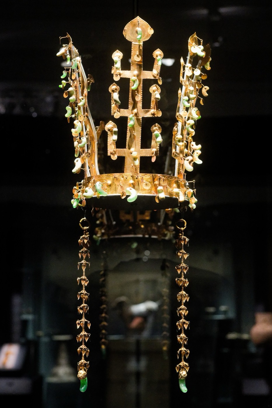 The first Silla gold crown ever found, excavated in 1921 from Geumgwanchong (the Gold Crown Tomb) in Gyeongju. A sword inscribed with the name of King Isaji was later identified in the same tomb.
